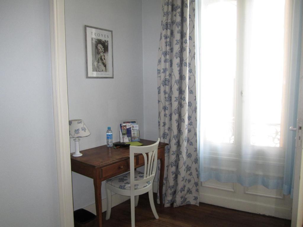 Hotel Arlequin Centre Historique Troyes Quarto foto